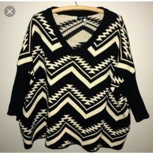 Audrey Ann Aztec Print Sweater Top Size S/M